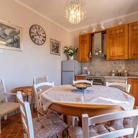 Apartment Casa Del Nonno Bingheri - L'olivo *